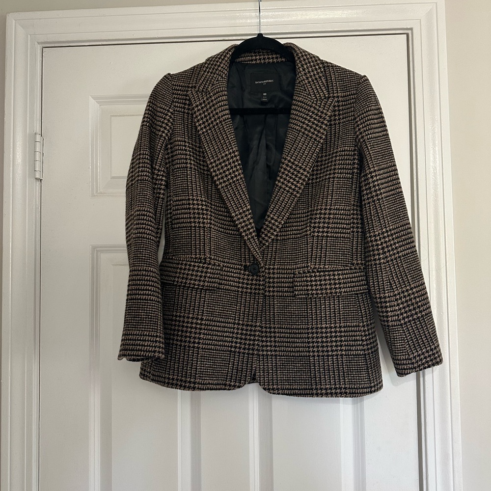 Banana Republic Black and Brown Checkered Blazer